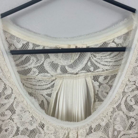 Ryu Cream Lace w/ Black Trim Long Sleeve Pleated Back Blouse - Picture 3 of 8